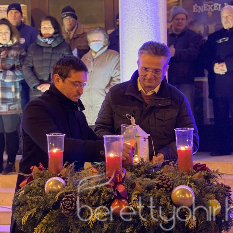 Fellobbant a szeretet lángja 53